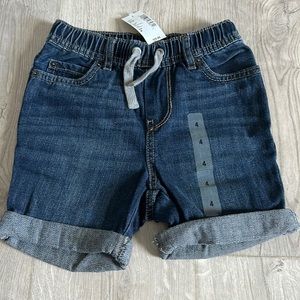 Children’s Place denim jeans. Size 4 with tags!